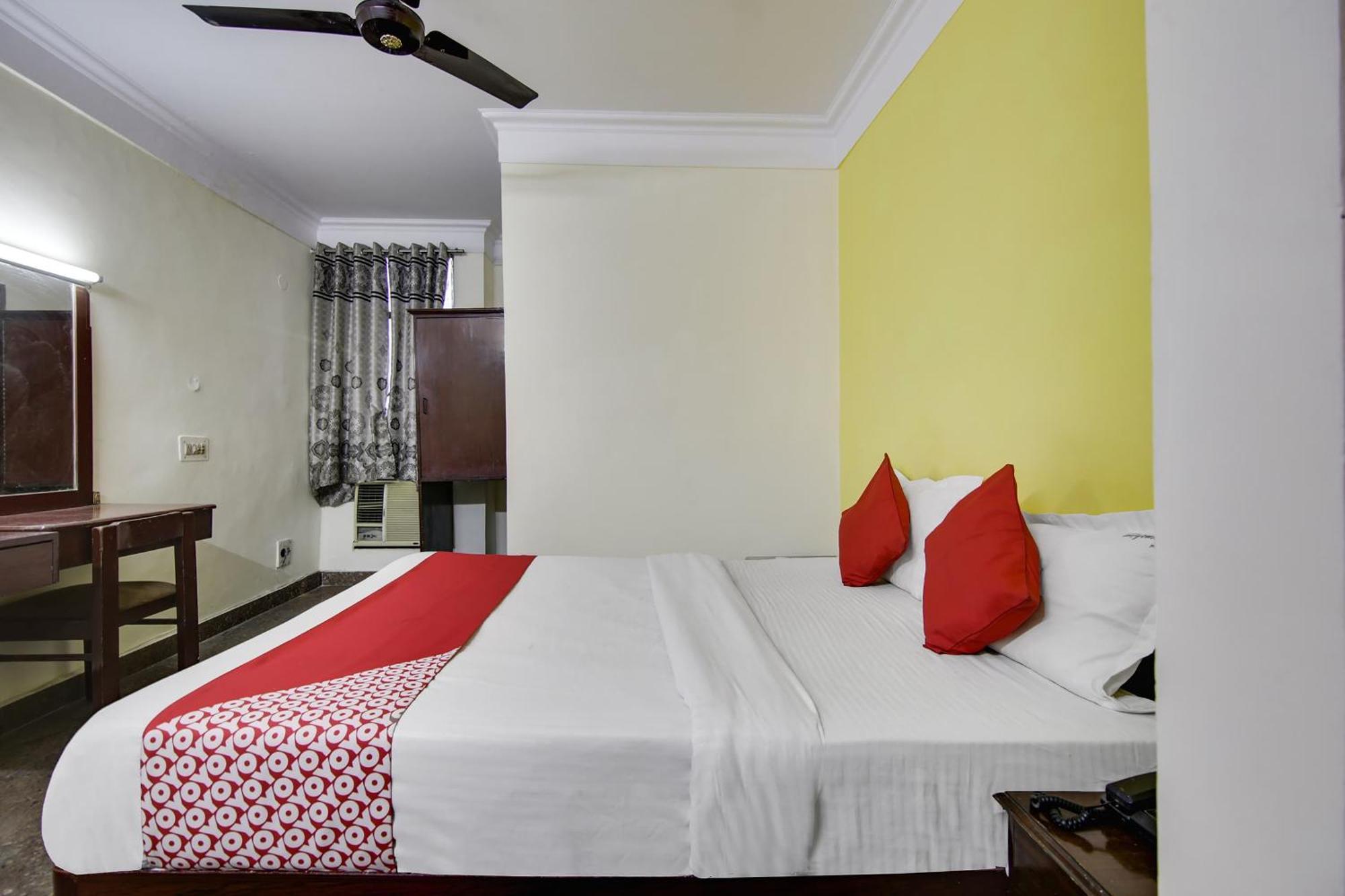 Hotel O Sunshine Palace Delhi  Exterior photo